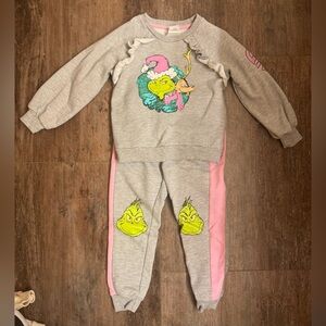 Toddler Girls Gray and Pink Grinch Matching Set Size 5